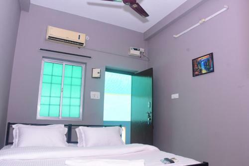 Hostal Al Huda Hotel & Rooms