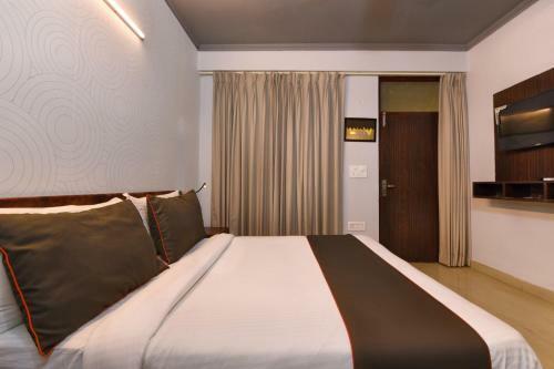 Collection O 46143 Hotel Ratiram Palace