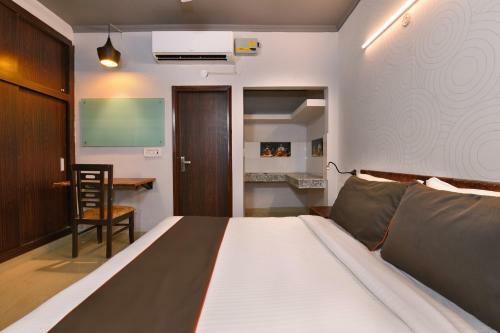 Collection O 46143 Hotel Ratiram Palace