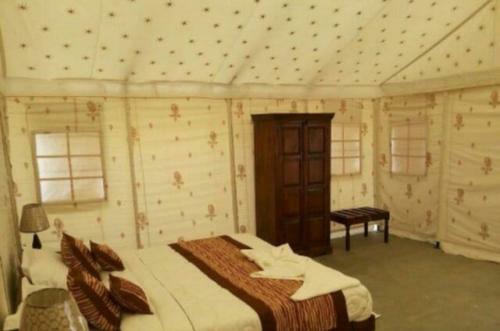 Venture Desert Camp
