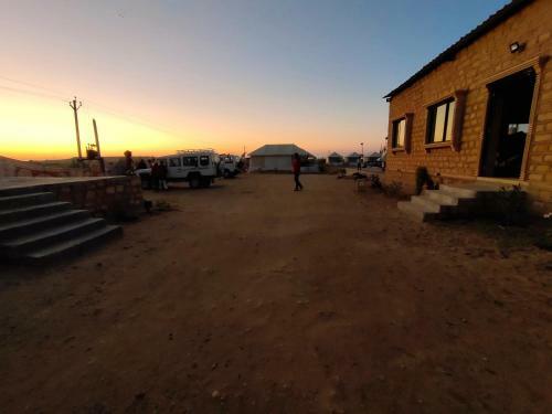 Incredible Desert Camp & Safari
