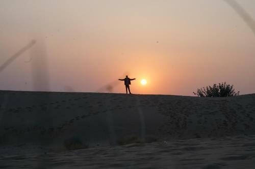 Incredible Desert Camp & Safari