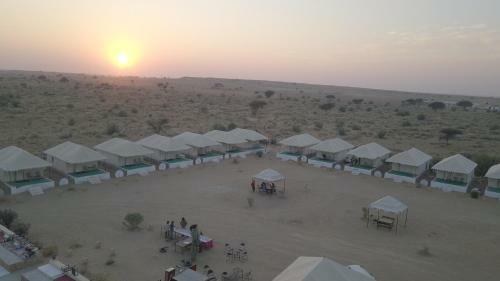 Incredible Desert Camp & Safari