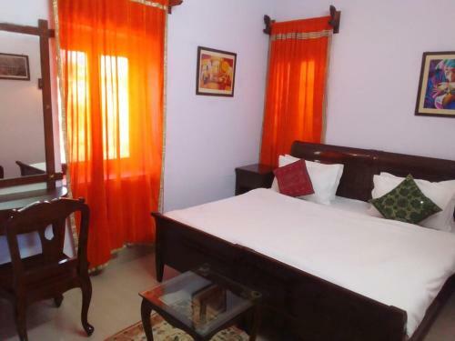 Hotel Bharat Vilas