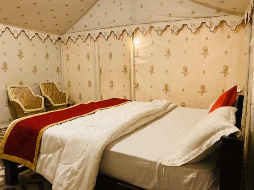 Bed & Breakfast Hotel Sandview And Safari Camp