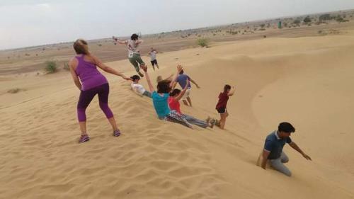 Bed & Breakfast Hotel Sandview And Safari Camp