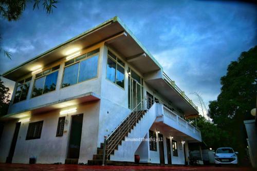 Villa Dewdrops Farm Stay