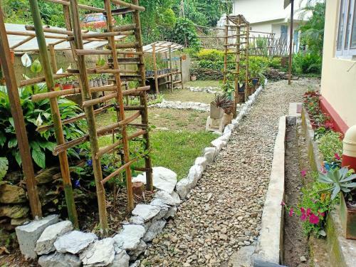 Last Resort, Homestay