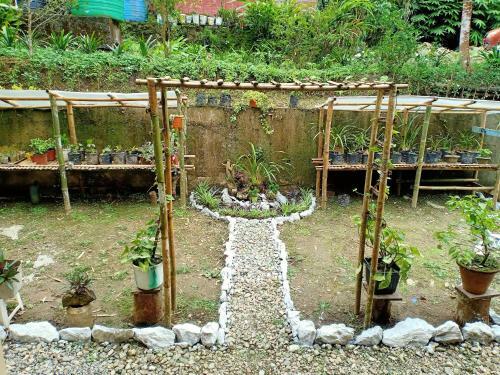 Last Resort, Homestay