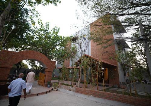 Hotel Brown Town Resort & Spa