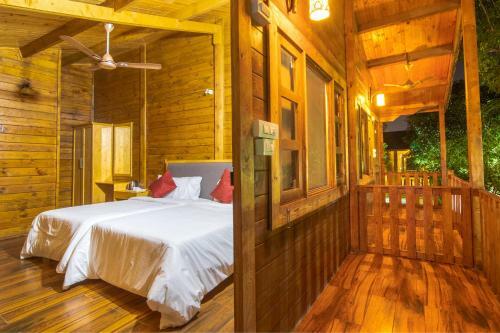 Hotel Brown Town Resort & Spa