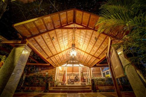 Hotel Brown Town Resort & Spa