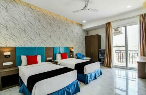 Hotel Pranahita Lake View