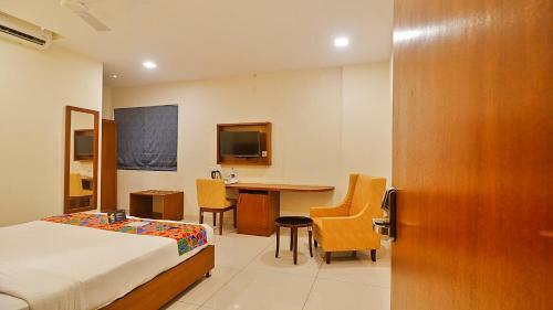 Fabhotel Westside Hi-tech City