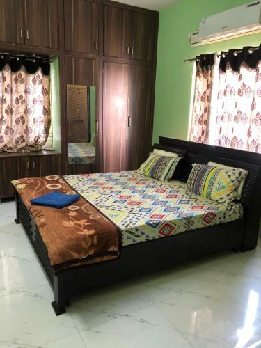 Royal Apartments 2bhk Near Aig Gachibowli