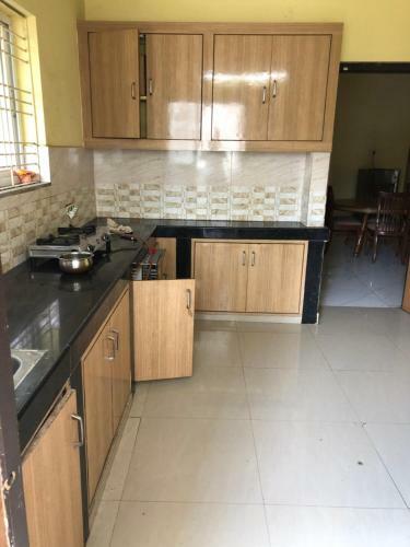 Royal Apartments 2bhk Near Aig Gachibowli