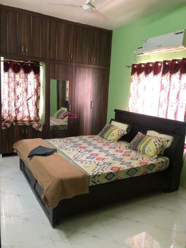 Royal Apartments 2bhk Near Aig Gachibowli