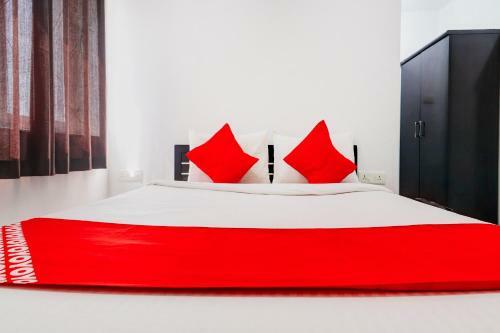 Hotel Oyo Flagship 76284 Tollywood Suites