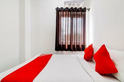 Hotel Oyo Flagship 76284 Tollywood Suites