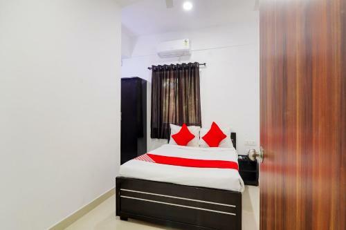 Hotel Oyo Flagship 76284 Tollywood Suites