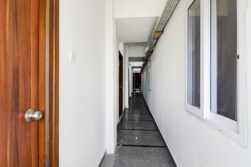 Hotel Oyo Flagship 76284 Tollywood Suites