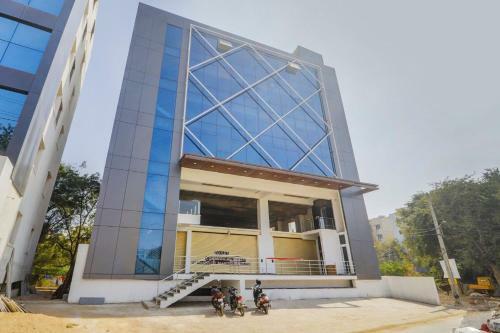 Hotel Oyo Flagship 76284 Tollywood Suites