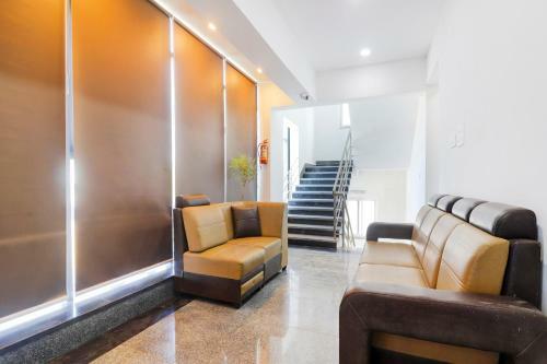 Hotel Oyo Flagship 76284 Tollywood Suites