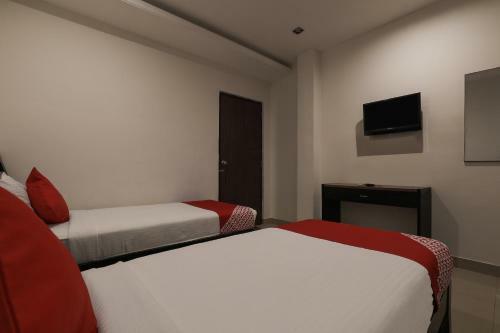 Hotel Oyo 11310 Sri Supraja Pride