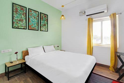 Hotel Collection O 81203 Shining Suites