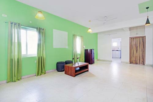 Hotel Collection O 81203 Shining Suites
