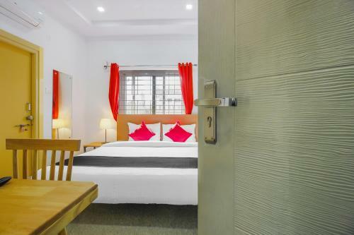 Capital O76170 Hotel Mayukha