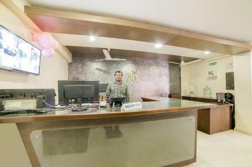 Hotel Vaccinated Staff- Capital O 62166 Raaga Grand