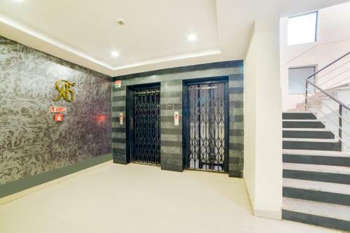 Hotel Vaccinated Staff- Capital O 62166 Raaga Grand