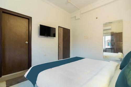 Hotel Silverkey Executive Stays 36044 Hanumanth Nilayam