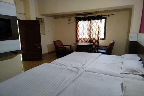 Vaccinated Staff - Spot On 80478 Hotel Baba Classic