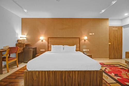 Collection O 82763 Hotel Rahul International