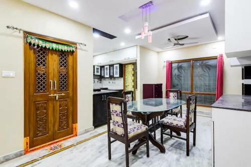 Hostal Love Book Home Stay