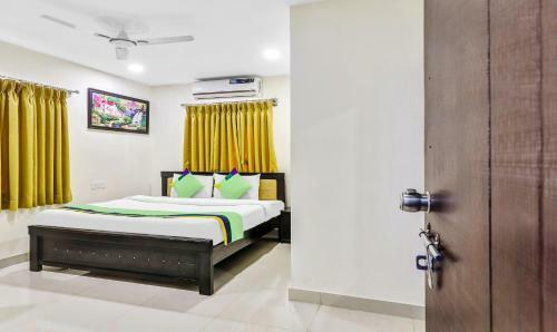 Treebo Trend Hotel Royal Galaxy