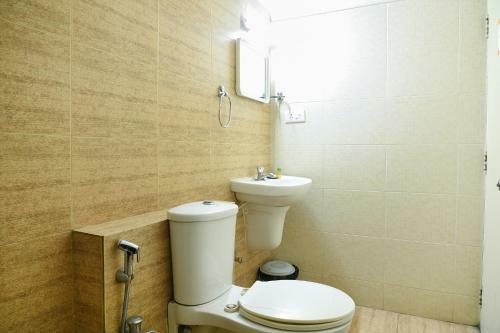 Fabhotel Renu Grand