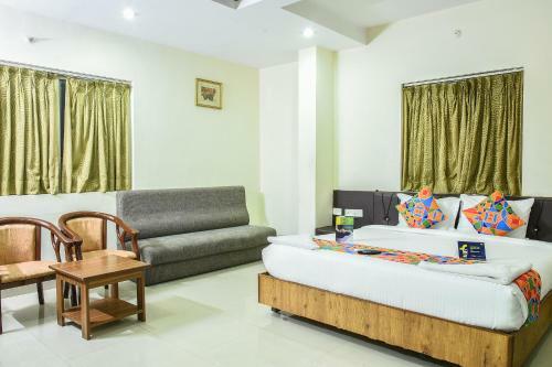Fabhotel Renu Grand