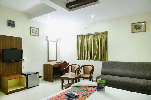 Fabhotel Renu Grand