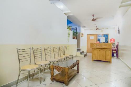 Oyo 13300 Hotel New Platinum