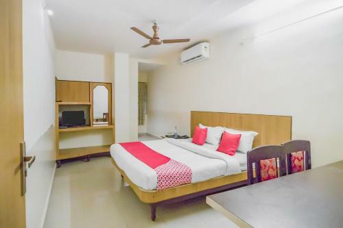 Oyo 13300 Hotel New Platinum