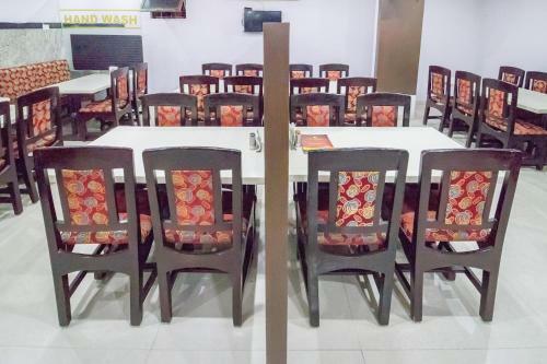 Oyo 13300 Hotel New Platinum
