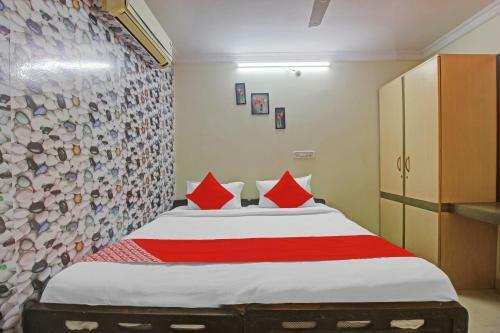 Oyo 84786 Hotel Silver Moon