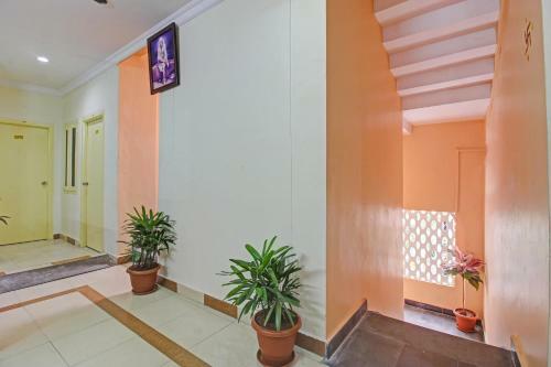 Oyo 84786 Hotel Silver Moon
