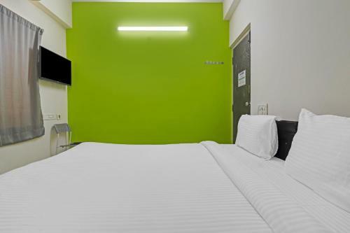 Hotel Collection O 86294 Cozzy Rooms