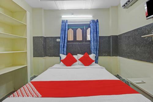 Oyo 84232 Hotel Lavish Stay