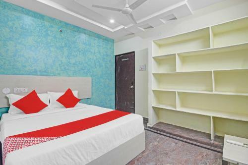 Oyo 84232 Hotel Lavish Stay