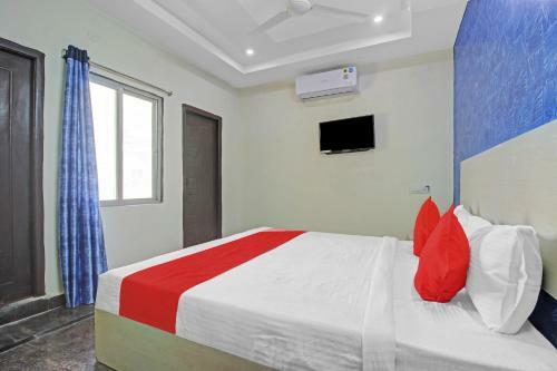 Oyo 84232 Hotel Lavish Stay
